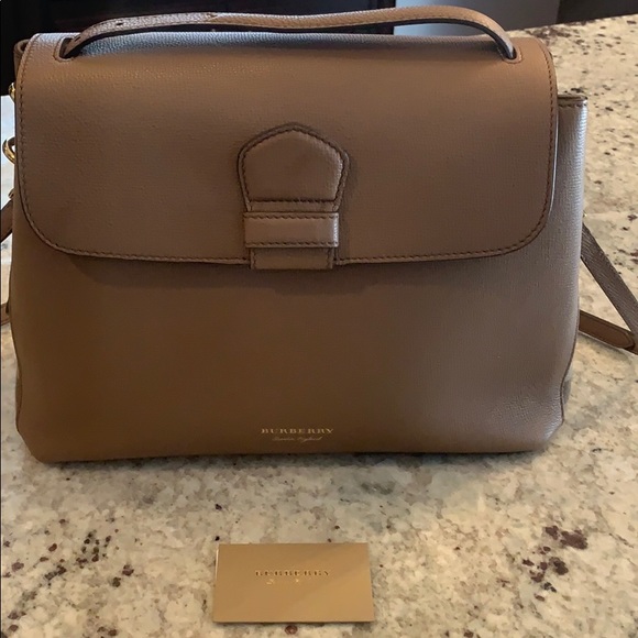 Burberry
Camberley Medium Saffiano Tote Bag, Sand - Picture 10 of 10